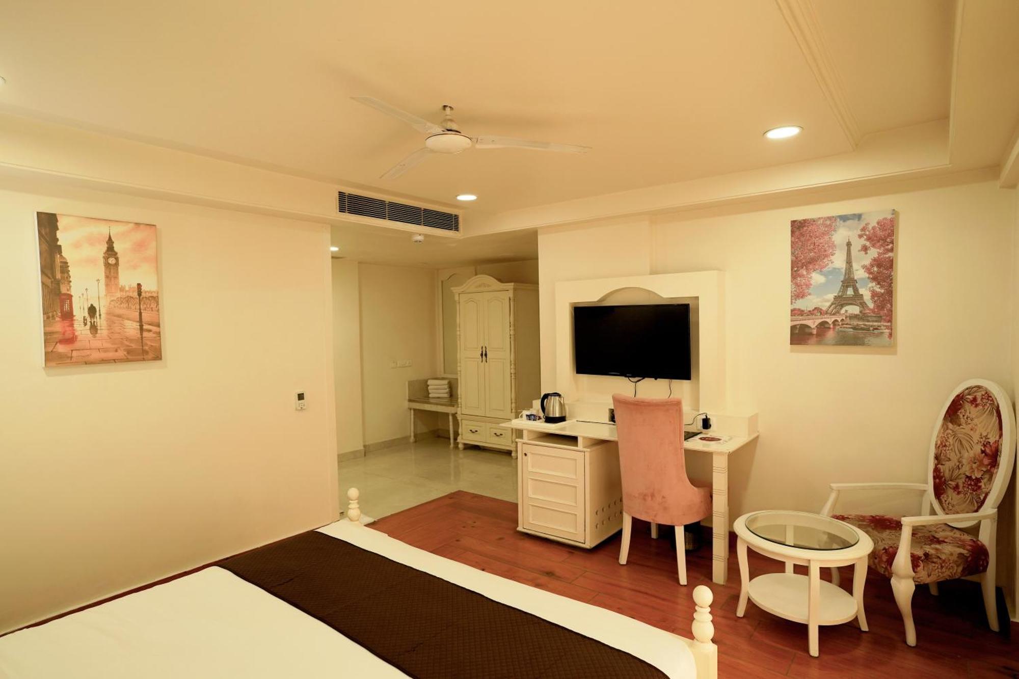 Cygnett Lite Grand, Jaipur Hotel Exterior photo